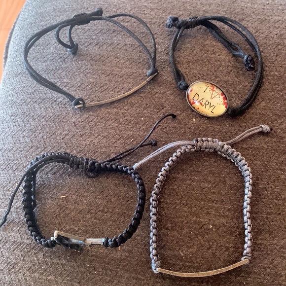 Set of 4 The Walking Dead Daryl Bracelets - Picture 3 of 3